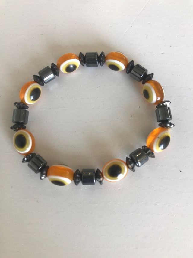 Lote Bisutería: Broches, Pendientes y Pulsera