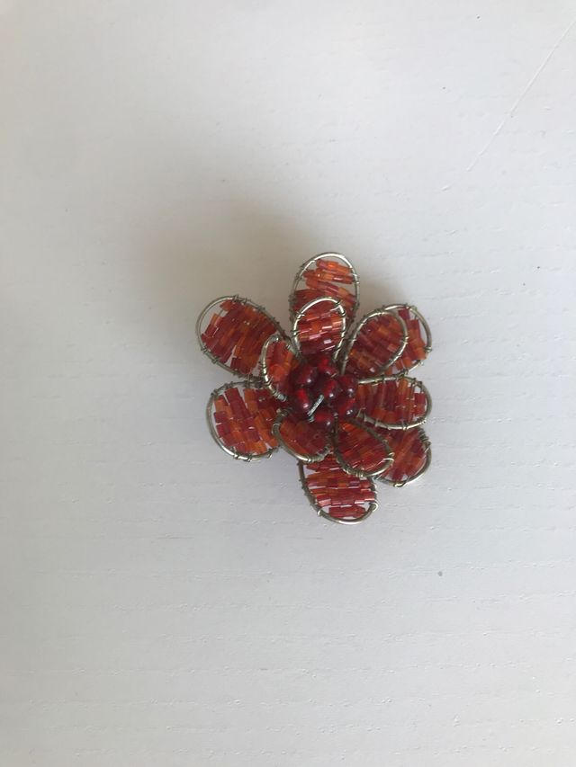 Lote Bisutería: Broches, Pendientes y Pulsera