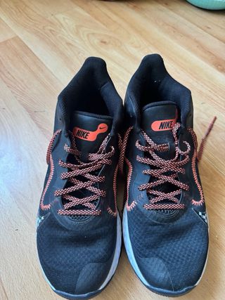 Deportivas Nike Talla 44.5 Negras Naranja