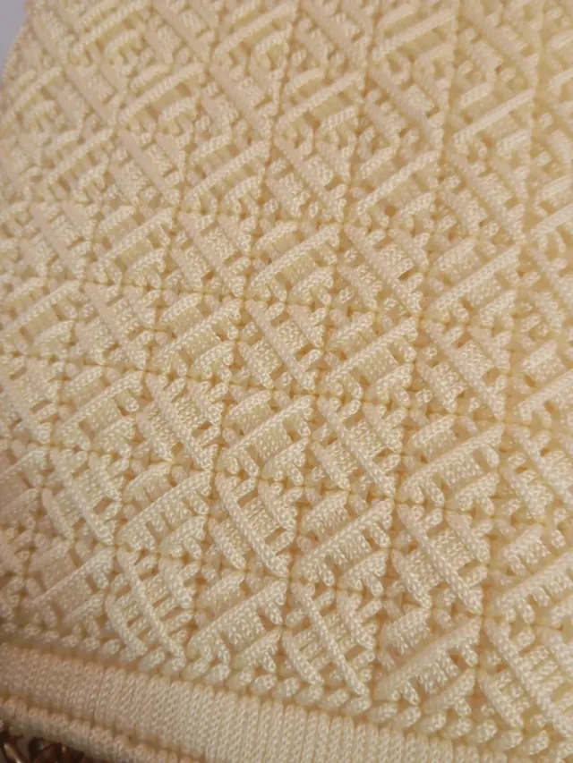 Pochette beige con catena multicolore