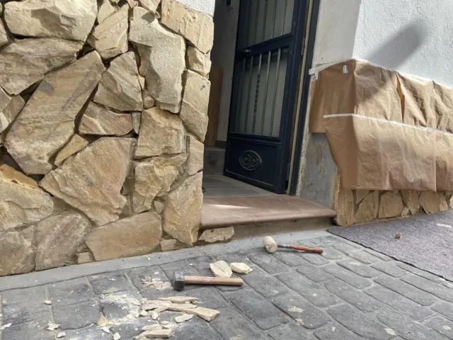 Pintura Blanca y Amarilla