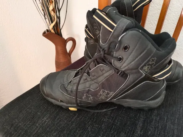 Botas de montaña y esquí talla 40