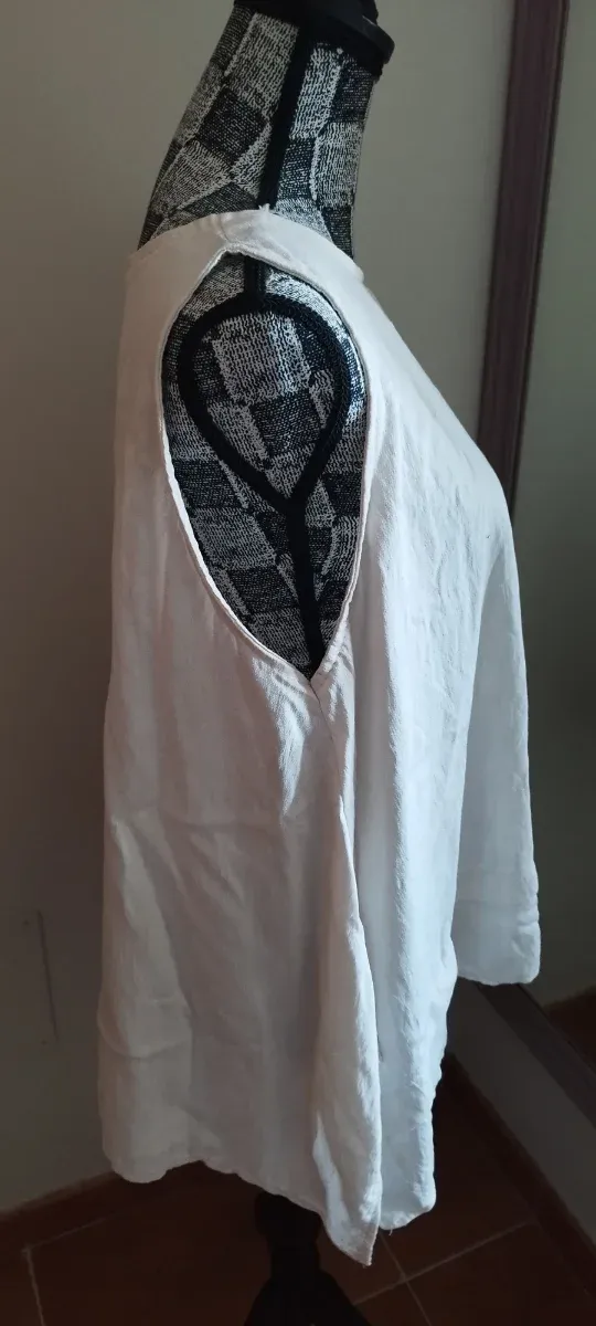 Top sin mangas lino beige talla M