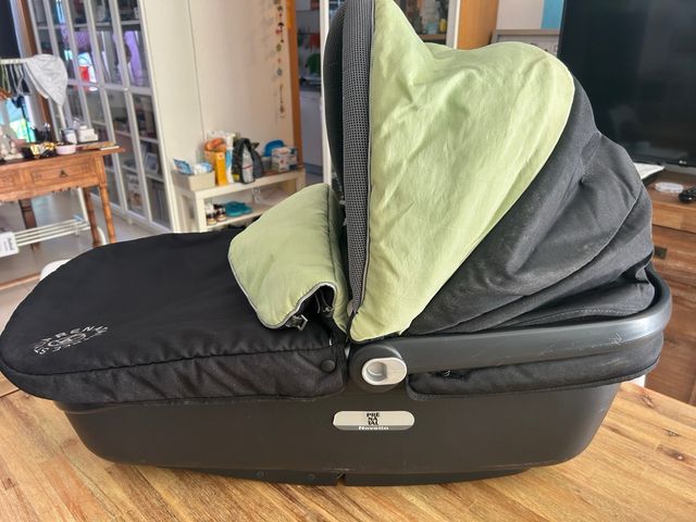 Capazo rígido bebé negro y verde