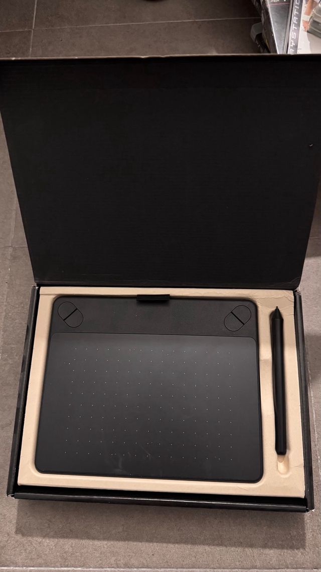 Tableta Gráfica Wacom INTUOS Negra