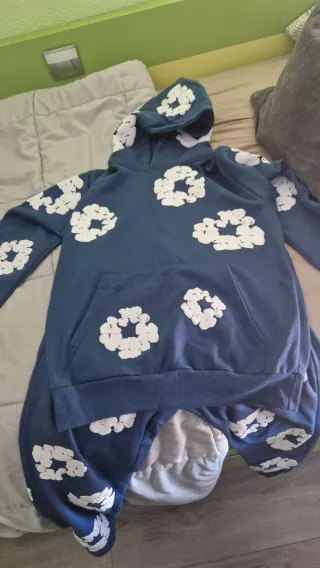 Conjunto chándal estampado talla S