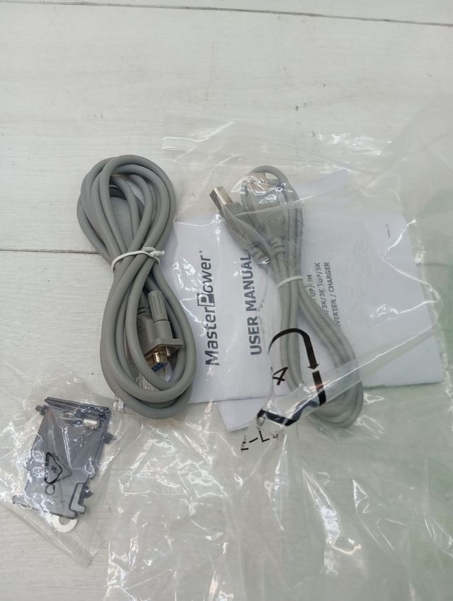 Master U-Power Inverter Caricabatterie Ibrido UM 3000W