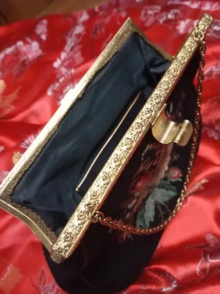 Bolso vintage bordado floral cadena dorada