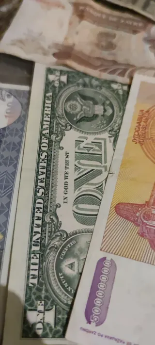 Lote +100 Billetes Extranjeros y Españoles