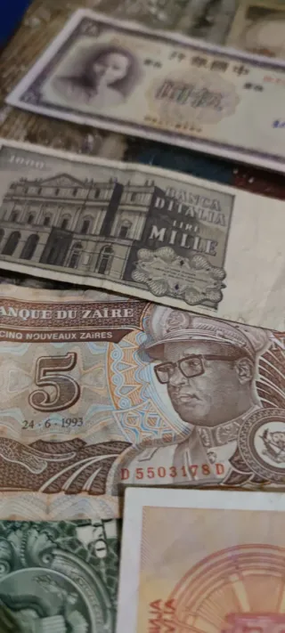 Lote +100 Billetes Extranjeros y Españoles