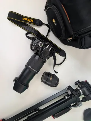 Cámara Nikon D5200 + Lente 18-55mm + Lente 18-200m