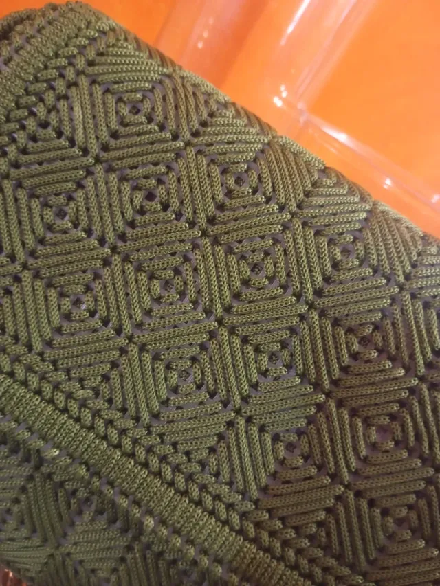 Pochette verde con catena oro