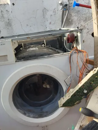 Técnico de reparación tardo místicos