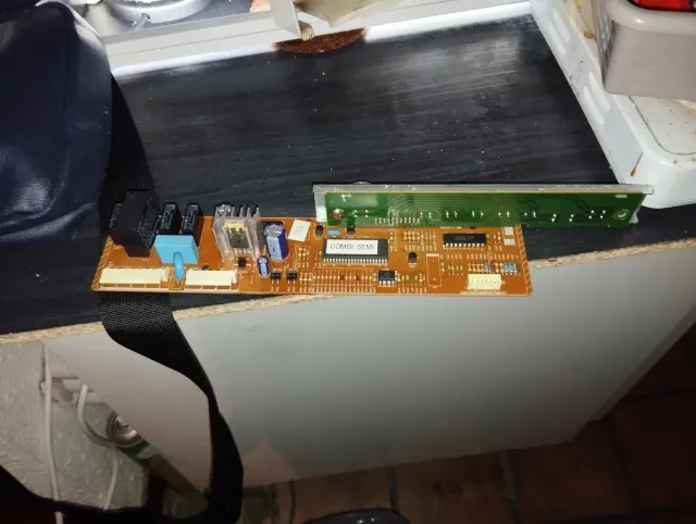 Técnico de reparación tardo místicos