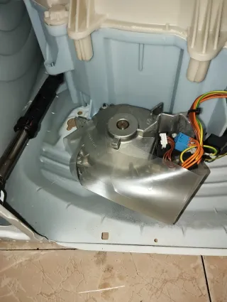 Técnico de reparación tardo místicos