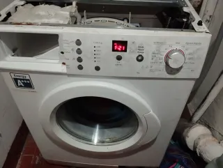 Técnico de reparación tardo místicos