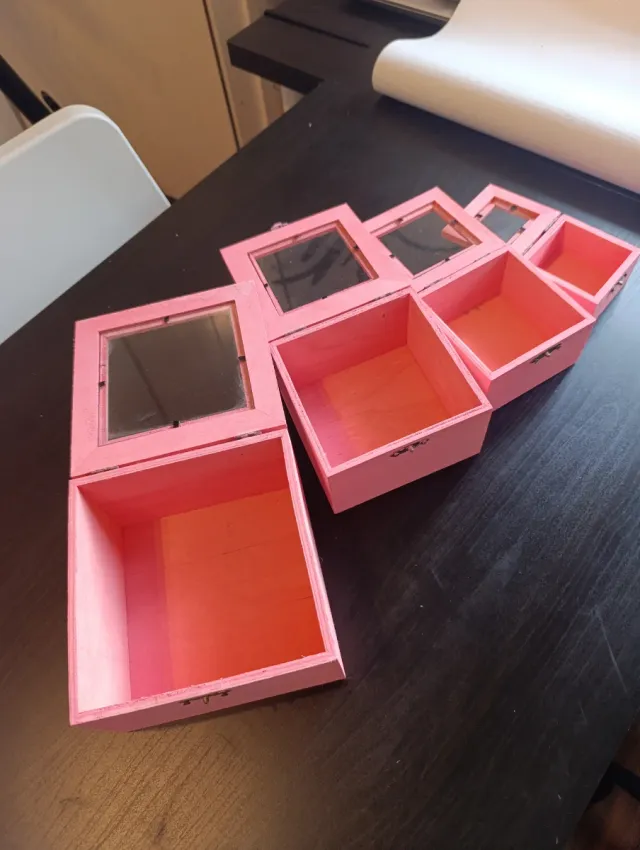 Juego 4 cajitas de madera con tapa marco cristal