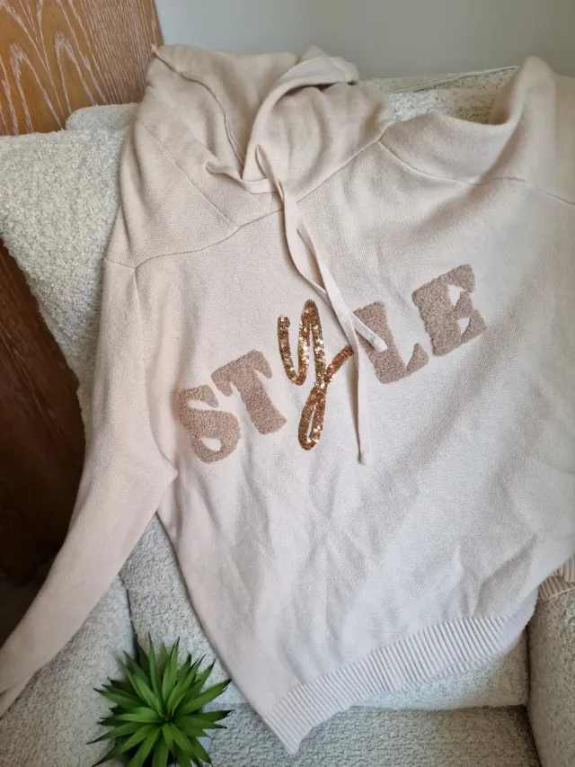 Sudadera beige con lentejuelas 'style'