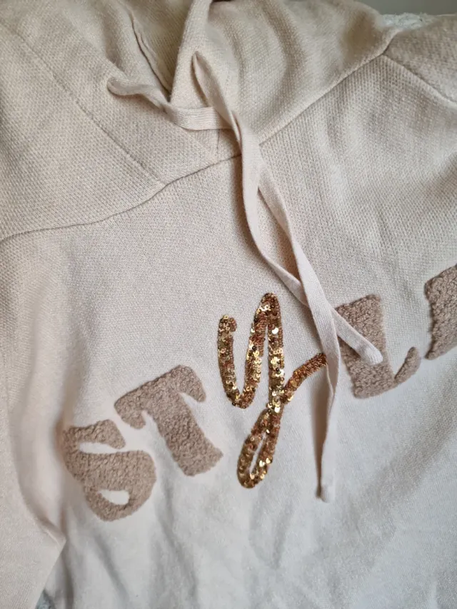 Sudadera beige con lentejuelas 'style'