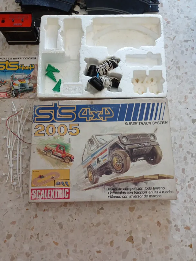 Scalextric STS Caja vacía y pistas