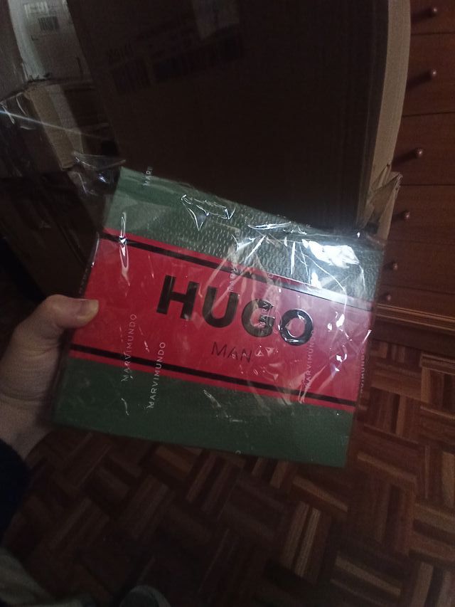 Hugo Boss Man Caja Regalo Verde y Roja