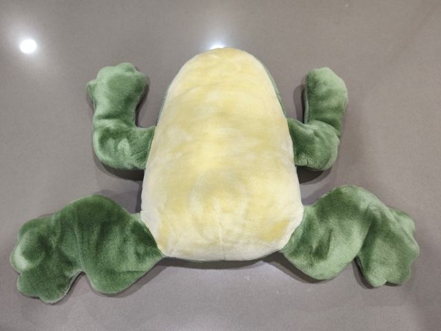 Rana de peluche verde grande
