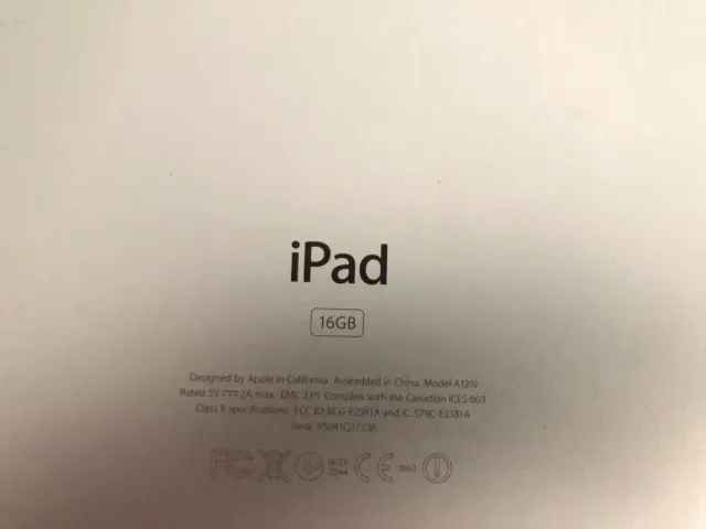 iPad A1219 16GB Plata