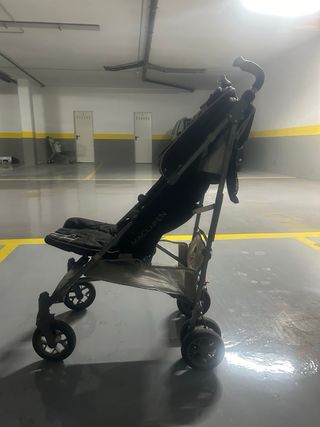 Carro de paseo negro