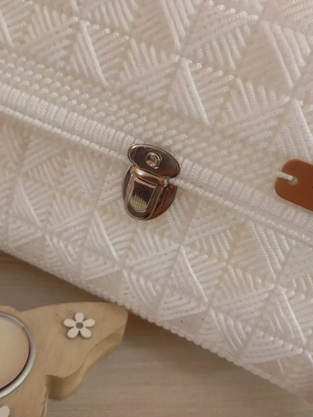 Pochette bianca trapuntata