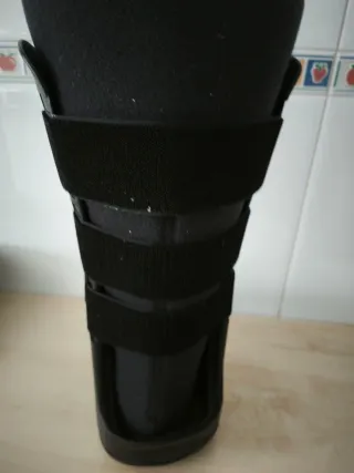 Bota ortopédica ajustable