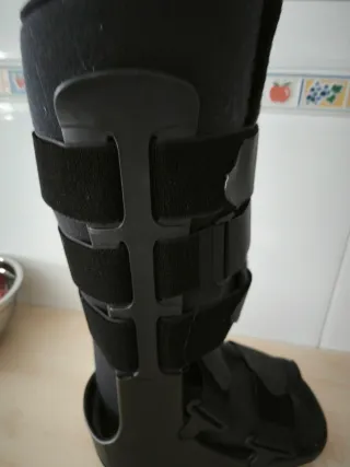 Bota ortopédica ajustable