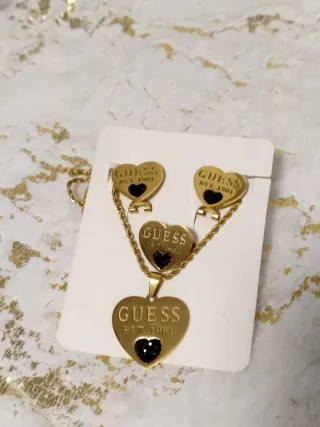 Collar Guess Corazón Dorado y Negro