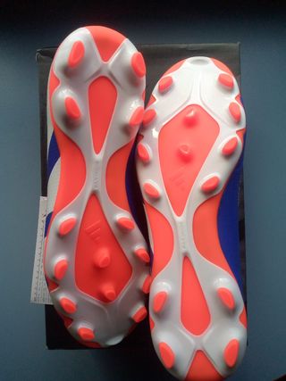 N 38.5 / Botas Fútbol nuevas Adidas Predator