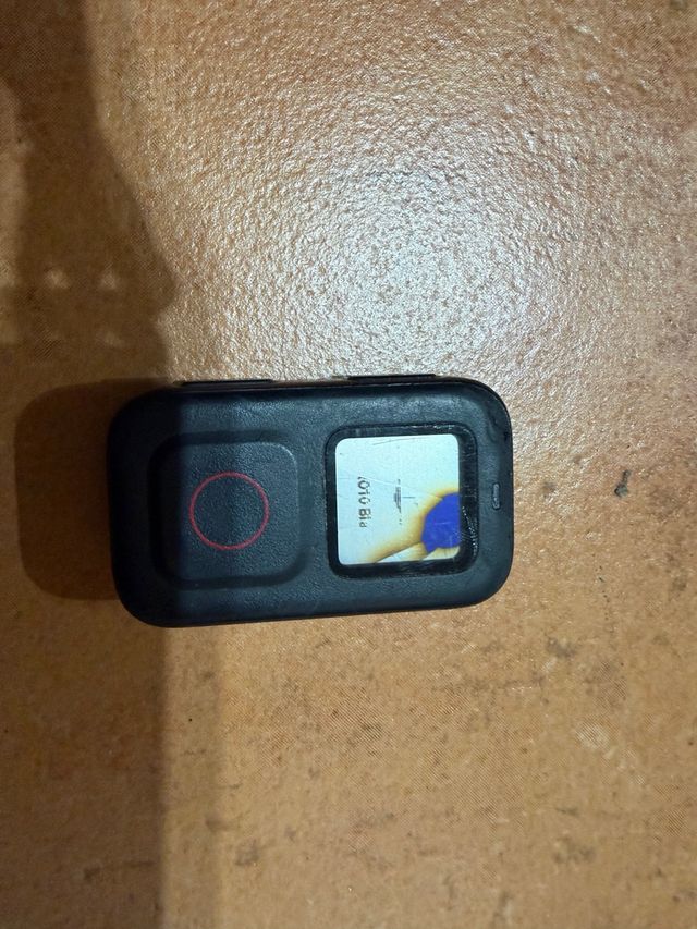 Comando GoPro con schermo rotto