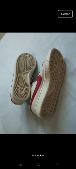 Zapatillas Nike Beige y Rojo Talla 38