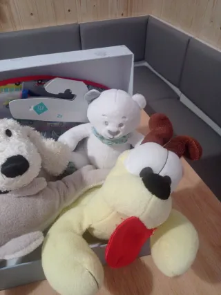 Caja regalo bebé peluches y accesorios