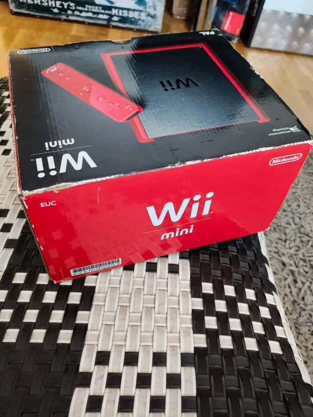 Nintendo Wii Mini + Wii Sports