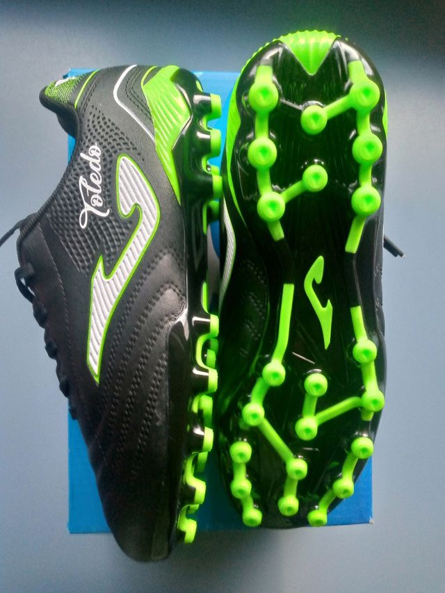 N 38 / Botas de fútbol nuevas Joma Toledo