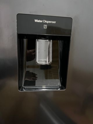 Frigorífico con dispensador de agua