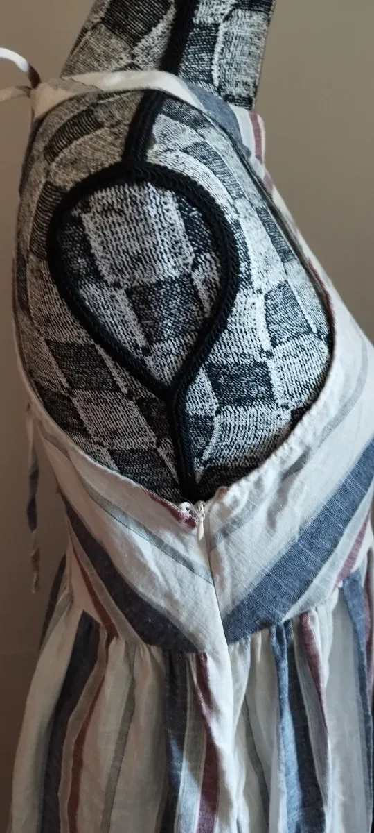 Vestido de lino con rayas