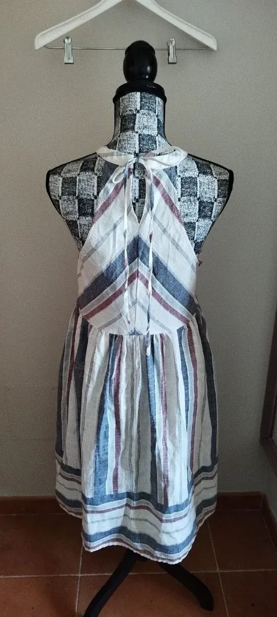 Vestido de lino con rayas