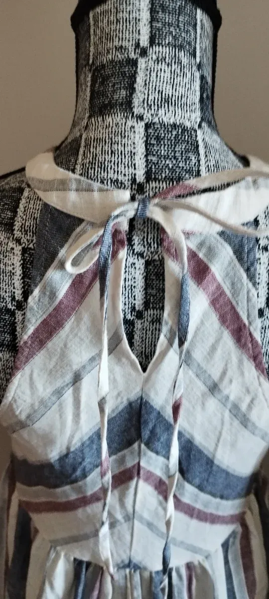 Vestido de lino con rayas