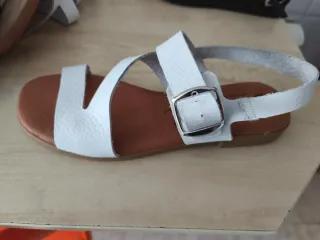 3 Sandalias Verano Piel Negra y Blanca