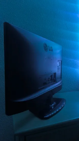 Monitor TV LG 24MT45D-PZ + Accessori