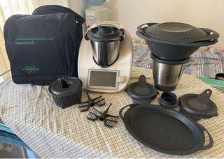 Thermomix TM6 con maleta y accesorios