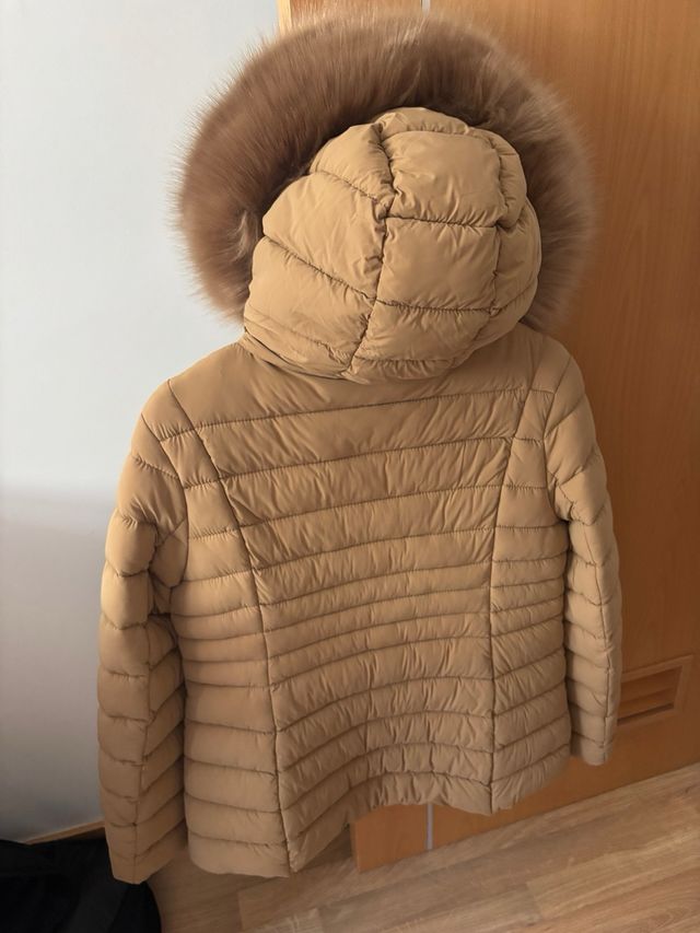chaqueta  invierno beige talla L con capucha