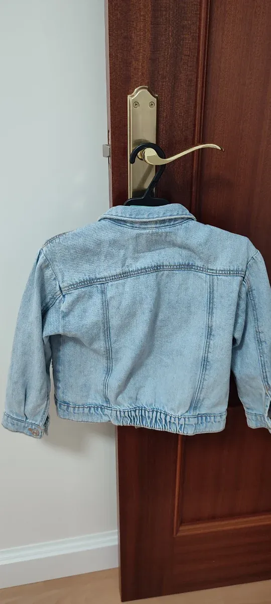 Chaqueta vaquera niña Zara flores