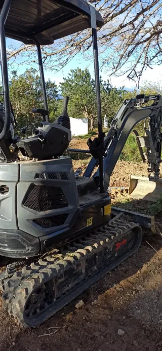 Trabajos con miniexcavadora