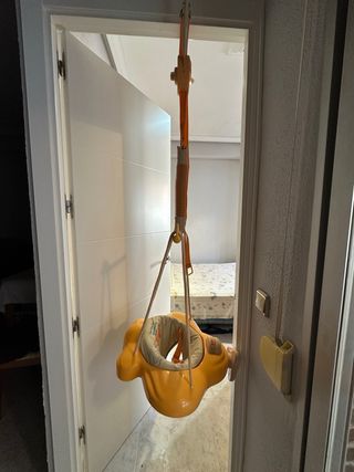 Saltador de puerta para bebé