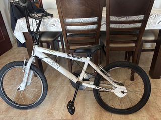 Bicicleta BMX Scree XR Acción
